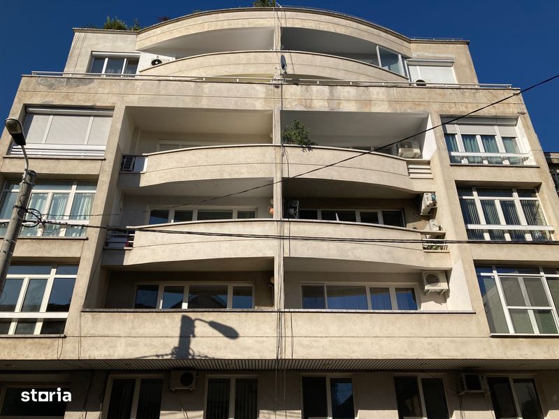 Direct proprietar, închiriez apartament 4 camere Aviatorilor, 141 mp