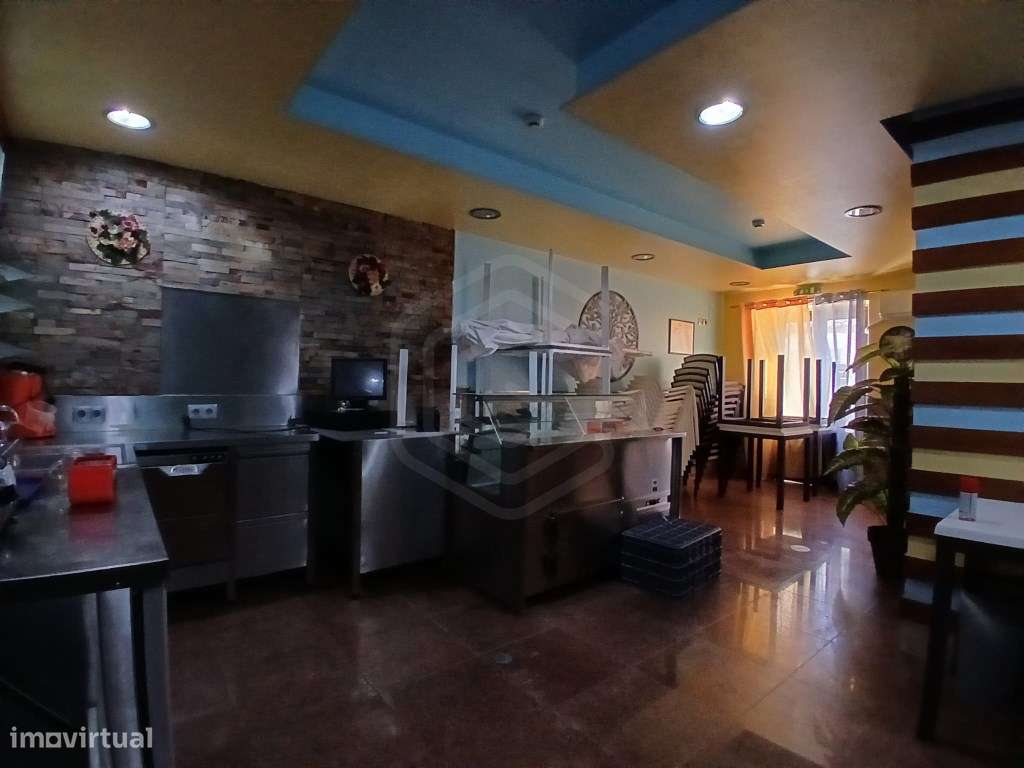 Edifício comercial e residencial no centro pombalino de Vila Real d... - Grande imagem: 4/46