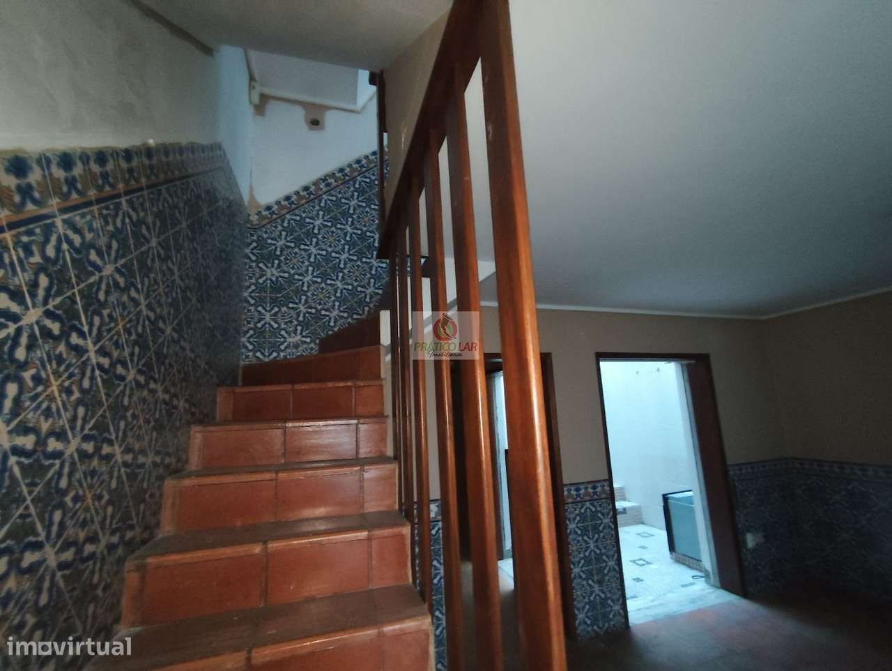 Moradia para restauro no centro na Zona Histórica de Vera Cruz-33