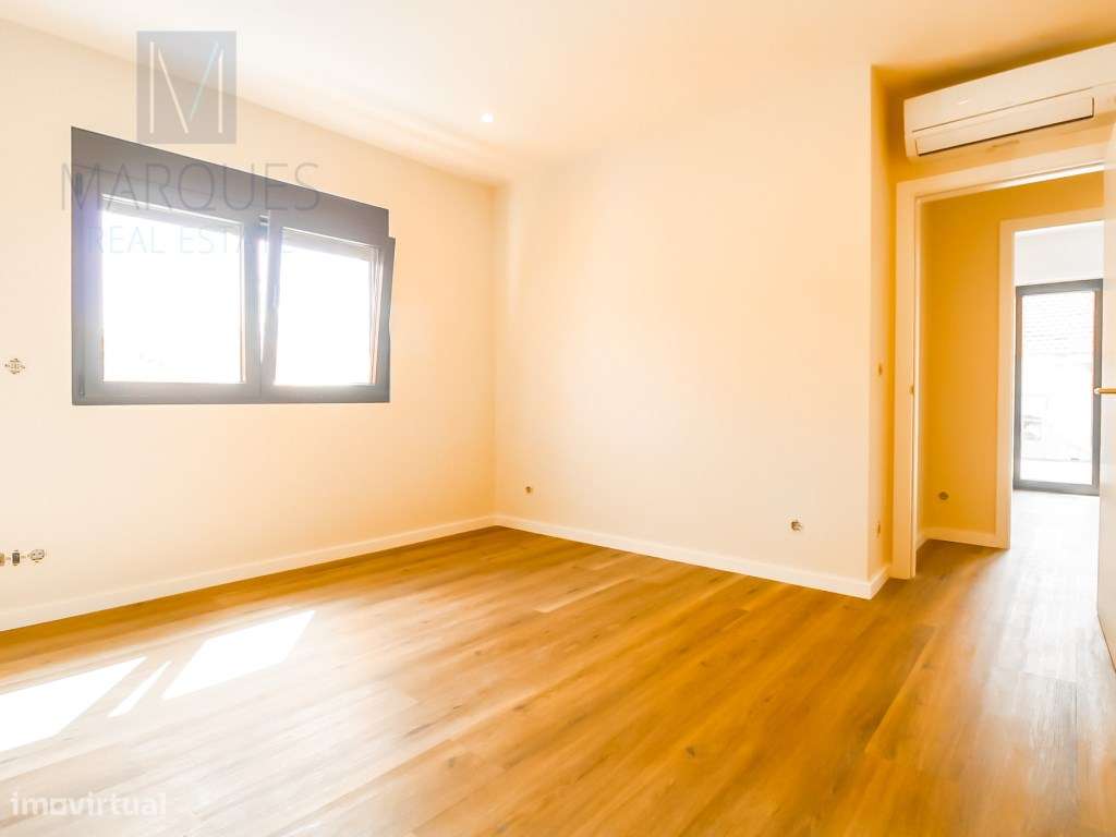 Apartamento T4 com 3 Suites em Almada-22