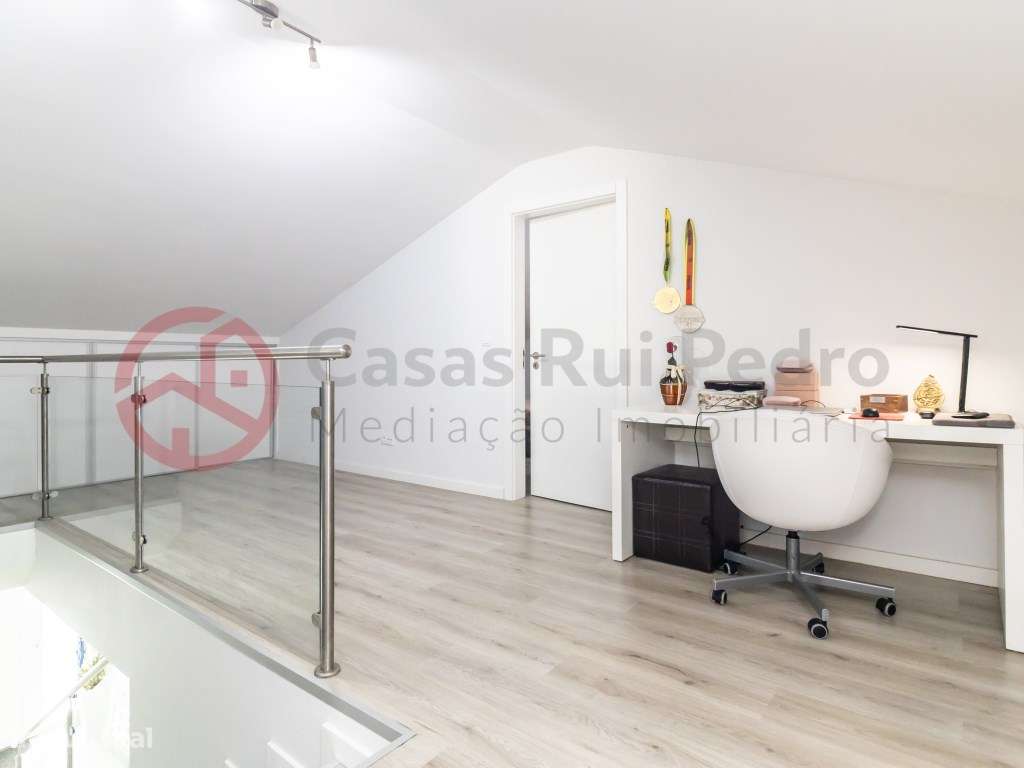 Moradia T3+2 Remodelada com garagem 740 m² de Terreno em St Antonio...-50