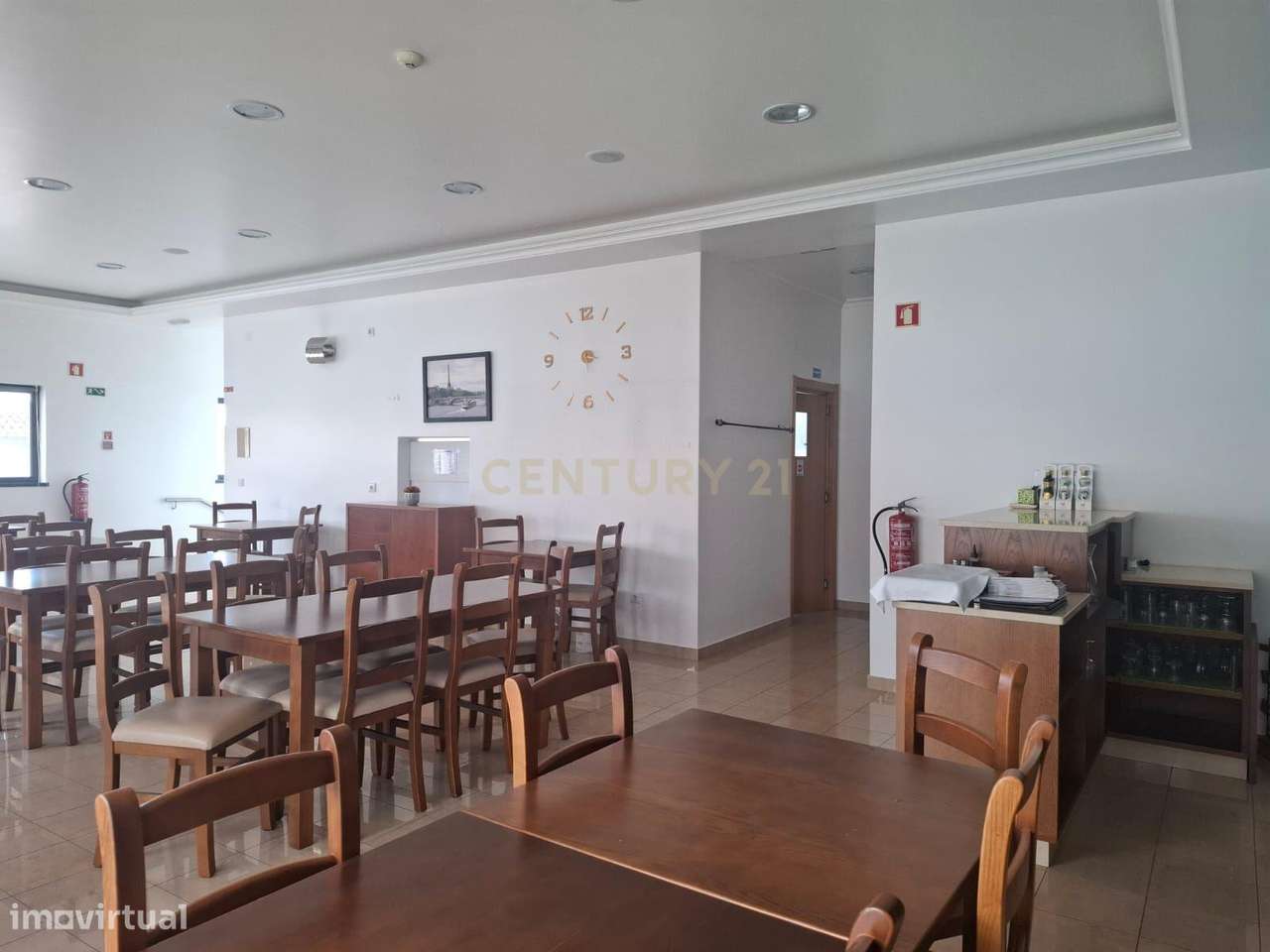 Café em Paço da Comenda com Acesso Direto e Espaço Aberto-7