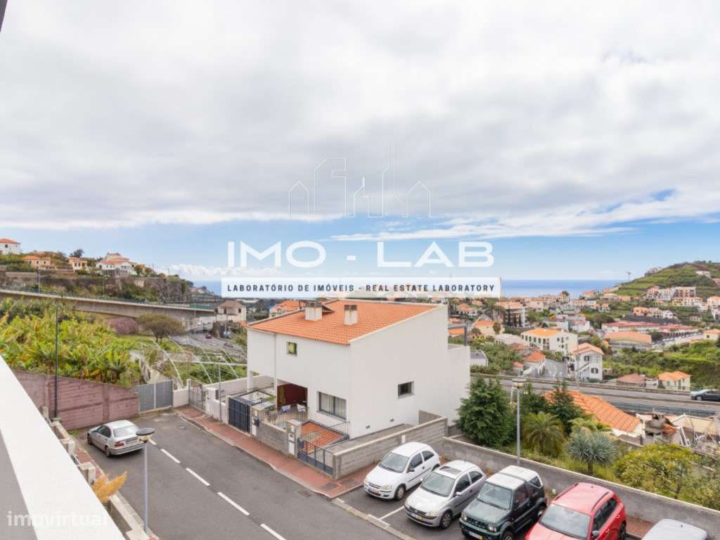 Moradia T2+1 - Câmara de Lobos - Vista Mar e Vista Montanha-30