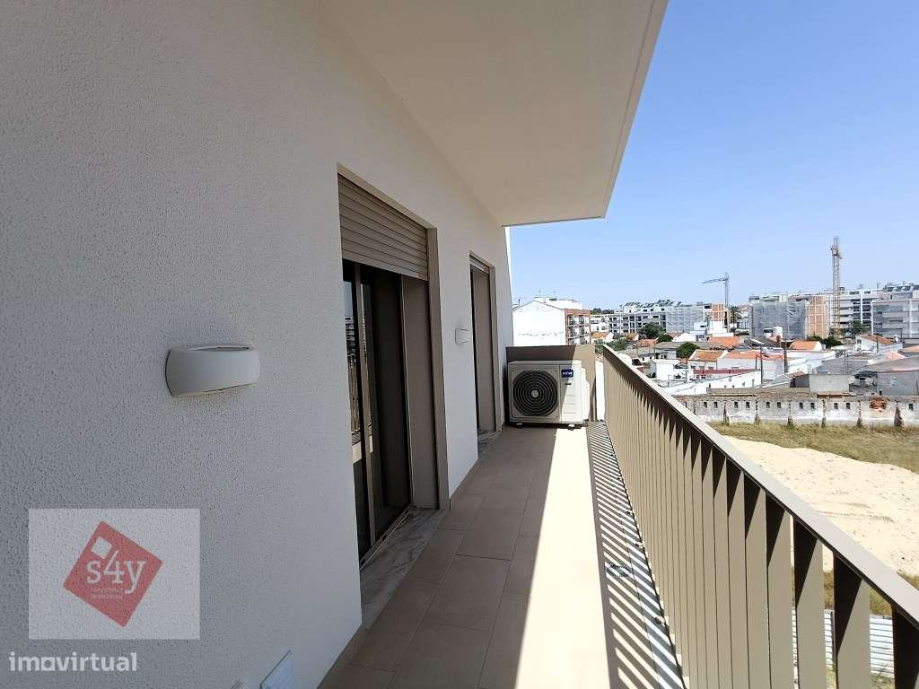 Dúplex com Terraço e Garagem Box!-9