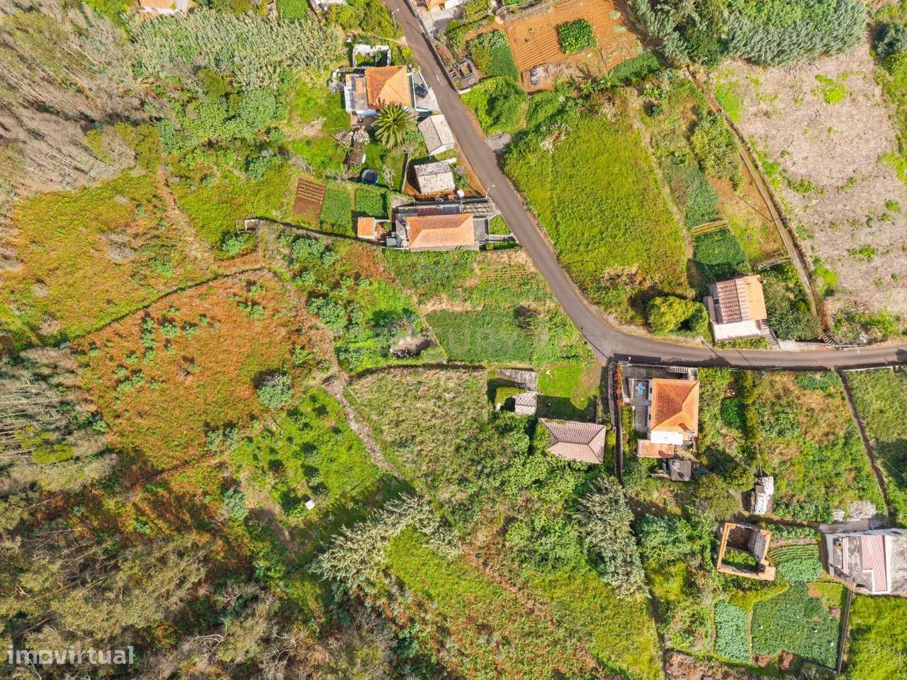 Oportunidade Única em Santa – Casa Tradicional para Reconstrução em Te - Grande imagem: 5/10