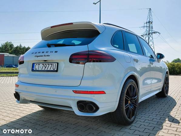 Porsche Cayenne Turbo - 4