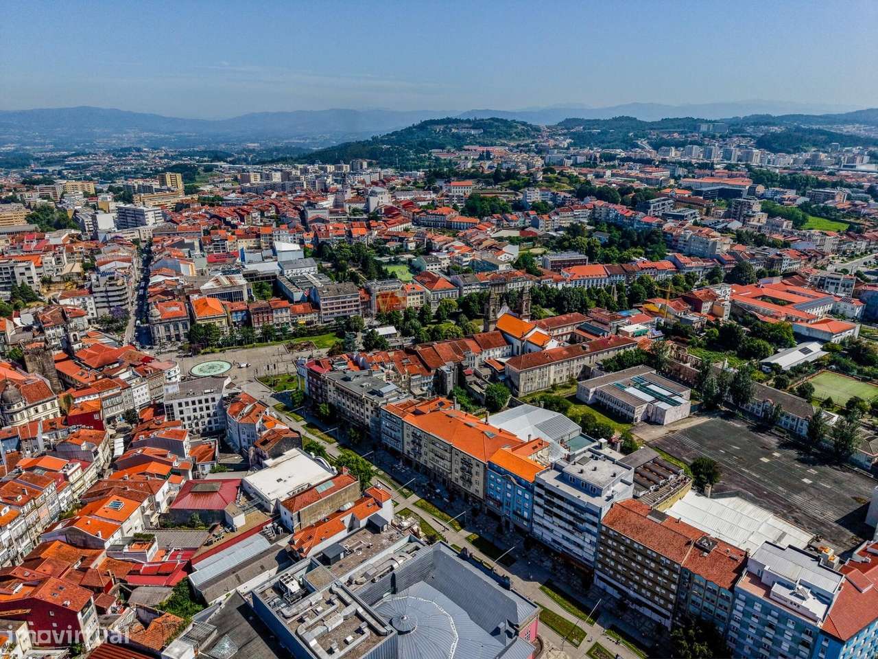 Prédio no centro histórico de Braga-24