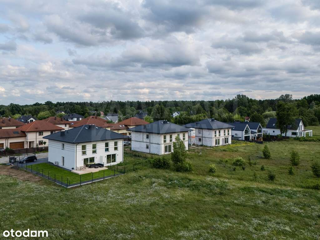 Nowoczesny dom w zielonej okolicy.-10