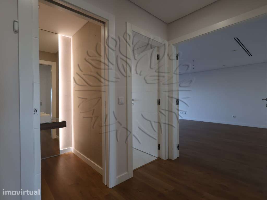 Apartamento T3 usado como novo em Vale Salgueiro, Montijo. Com 196 ...-21