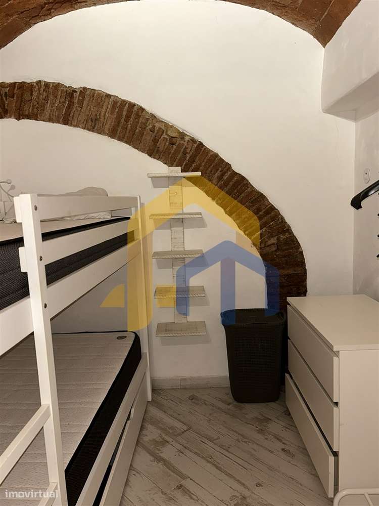 🏡 Moradia Térrea em Banda T2 no Centro de Estremoz-24