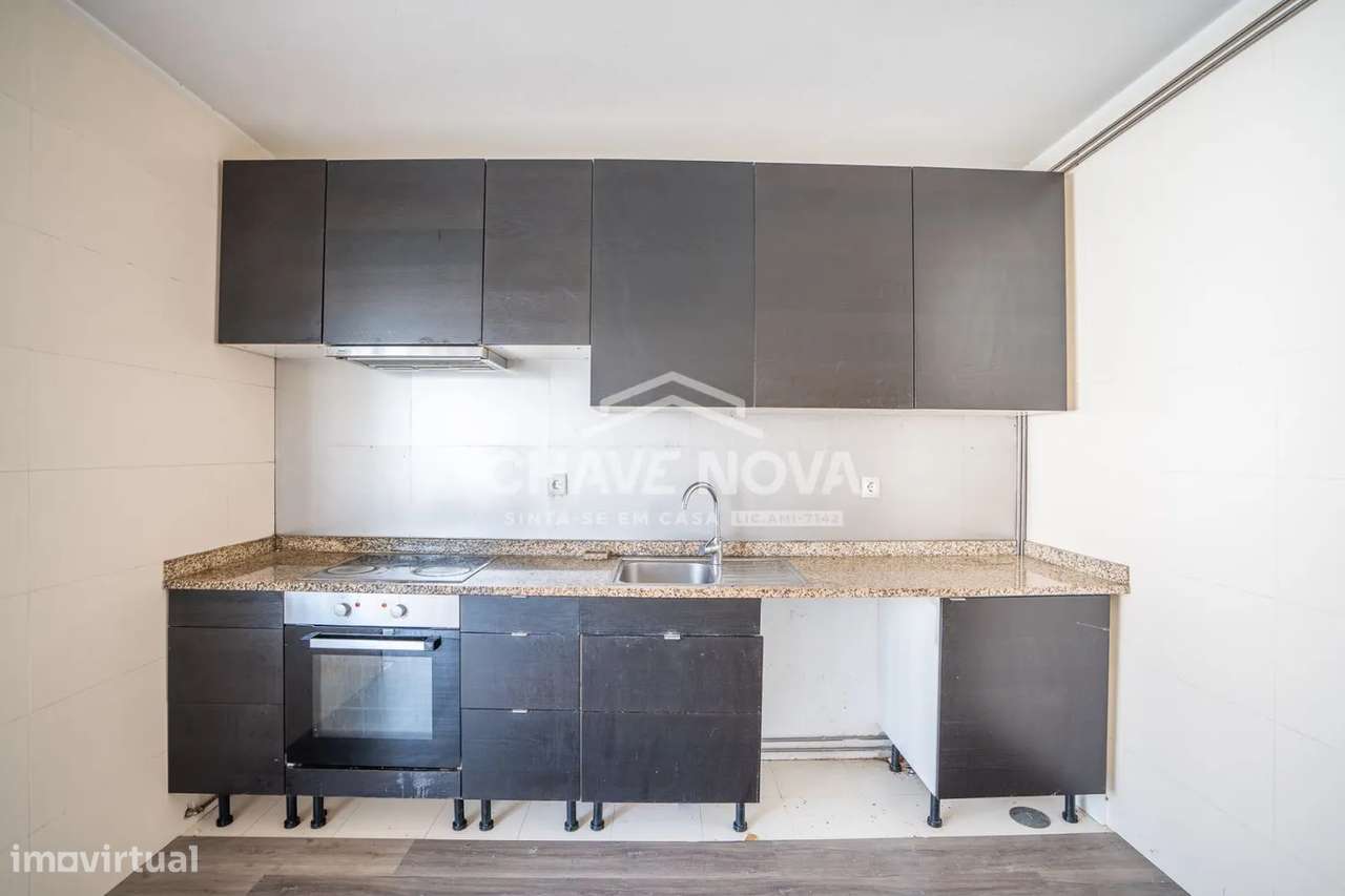 T2 com varanda, garagem e cozinha separada - Grande imagem: 3/17