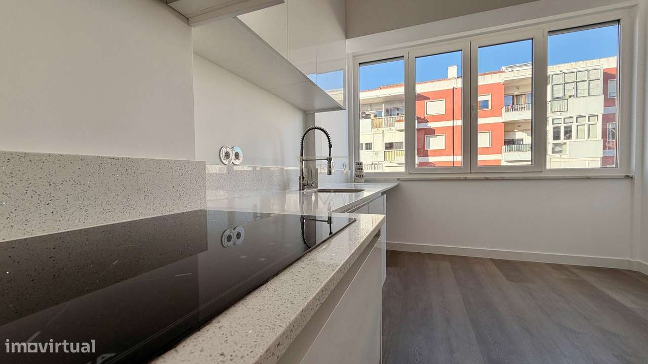 Apartamento T1 à venda na Parede, Cascais – Localização Exclusiva! - Grande imagem: 3/29