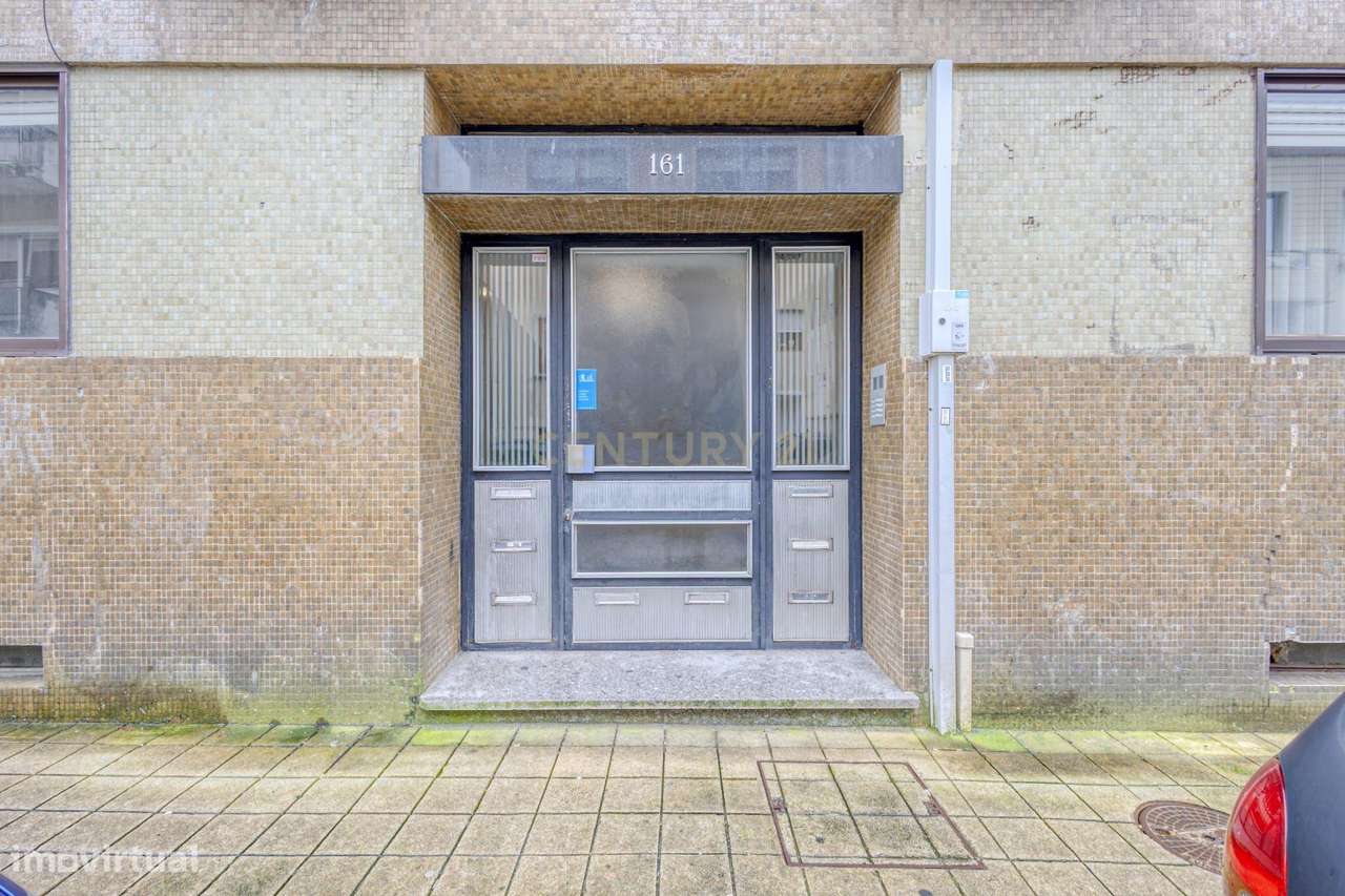 ✨ T1+1 com Pátio no Porto – Excelente Oportunidade de Valorização! ✨-12