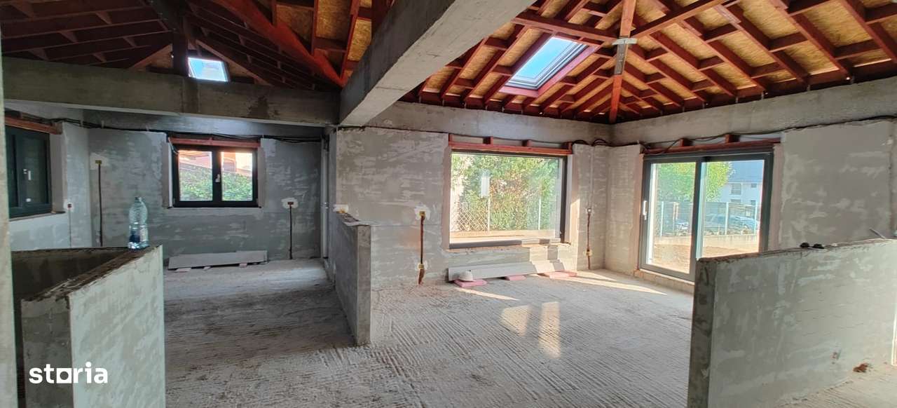Casa Mioveni cu garaj spatios - Imagine principală: 4/12