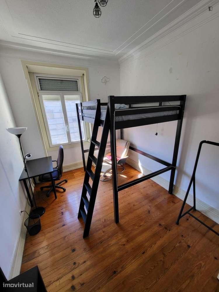 Quarto - localizado em São Sebastião Lisbon - Grande imagem: 2/6