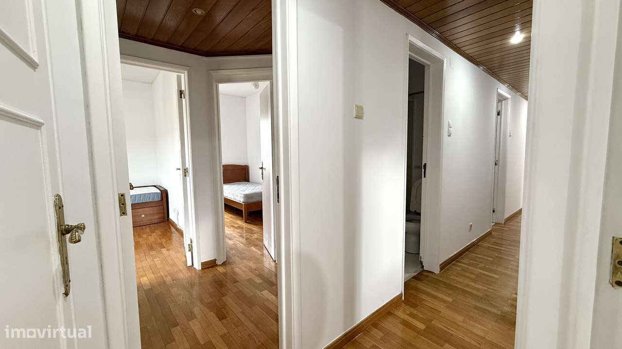 Excelente Apartamento T4 a 5 minutos a pé do Metro e Comboio - Grande imagem: 5/59
