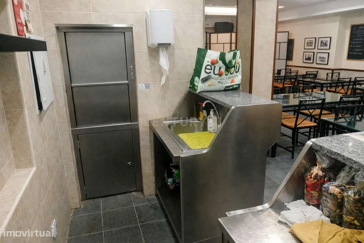 Resaurante Snack-Bar com Esplanada, em São Domingos de Benfica, Lisboa-10