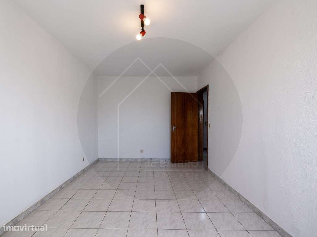 Apartamento T3 Vistas desafogadas em Ramalde, Porto-18