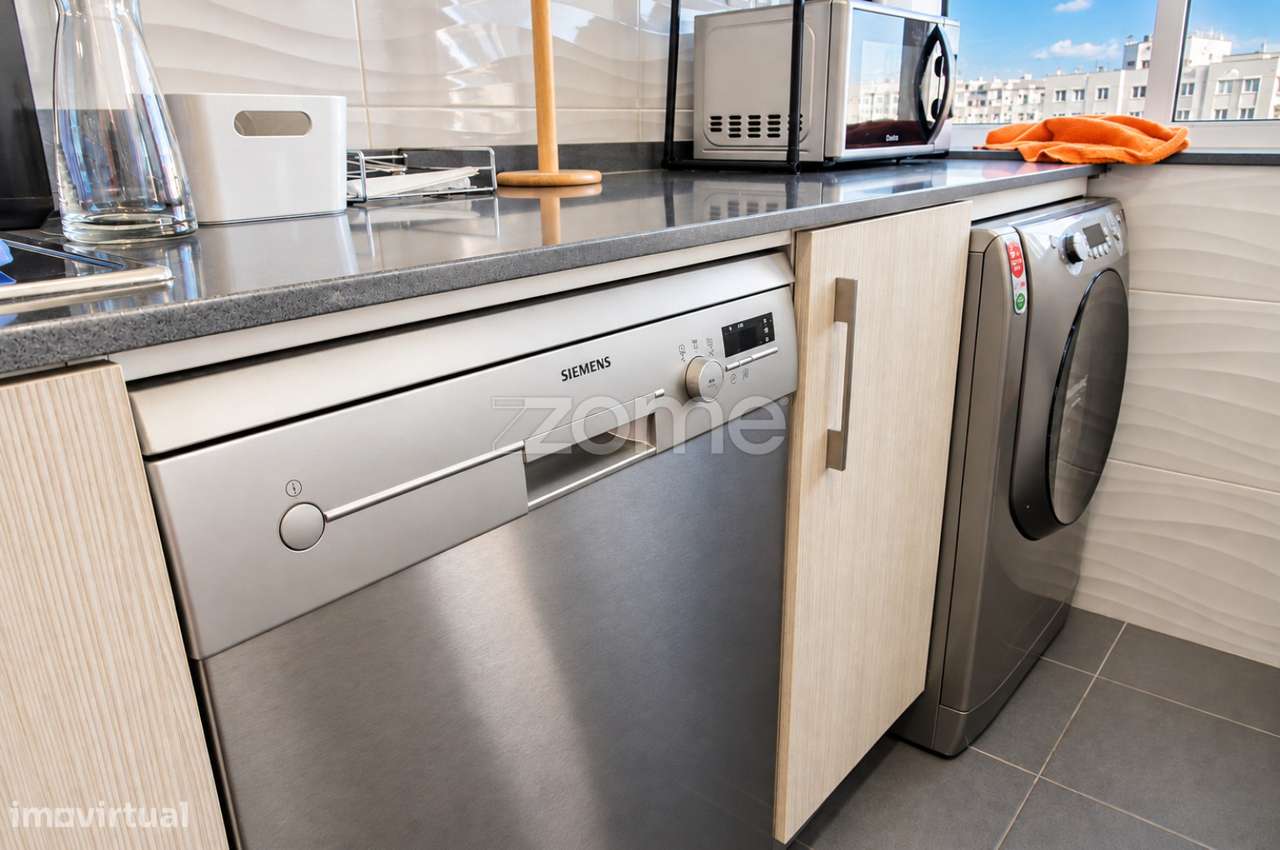 Apartamento T2 Remodelado com Excelente Luminosidade | Marvila, Lisboa-11