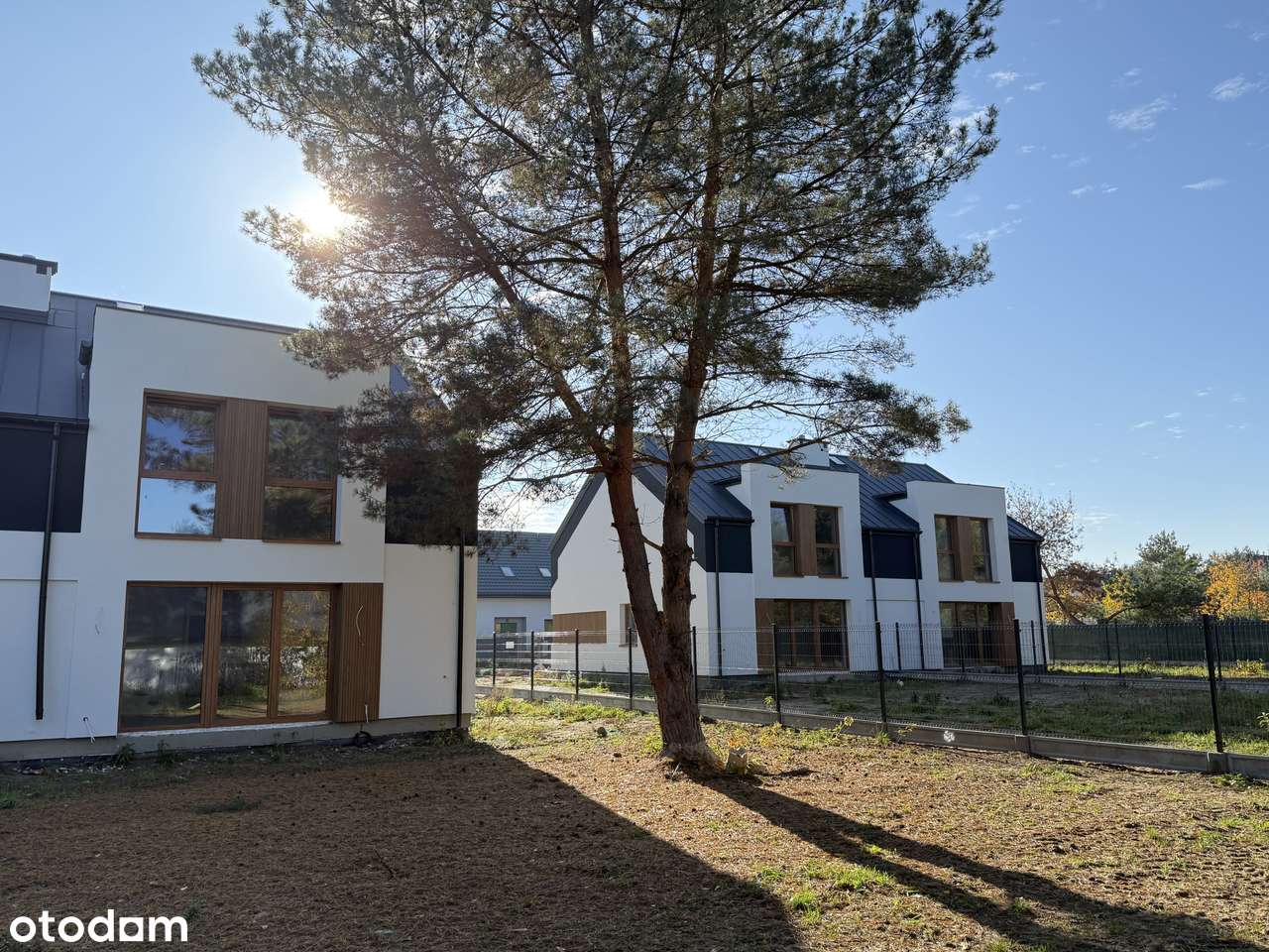 Przestronny bliźniak, na dużej działce. - Pełny obrazek: 4/10