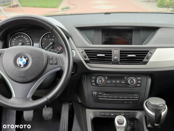 BMW X1 sDrive20i - 27