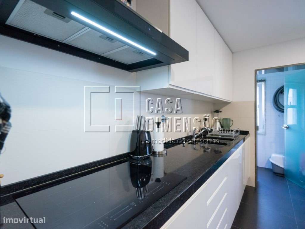 Apartamento de tipologia T2 na Serra de Carnaxide, como NOVO!!-25