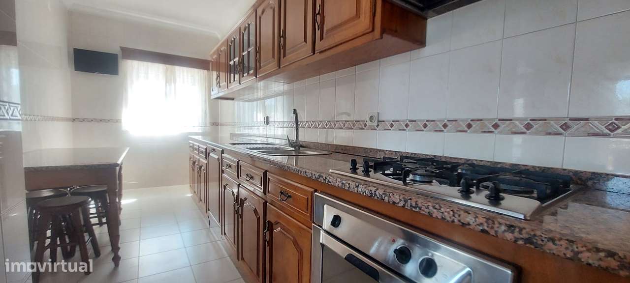 APARTAMENTO T2 - CARVALHAL-2
