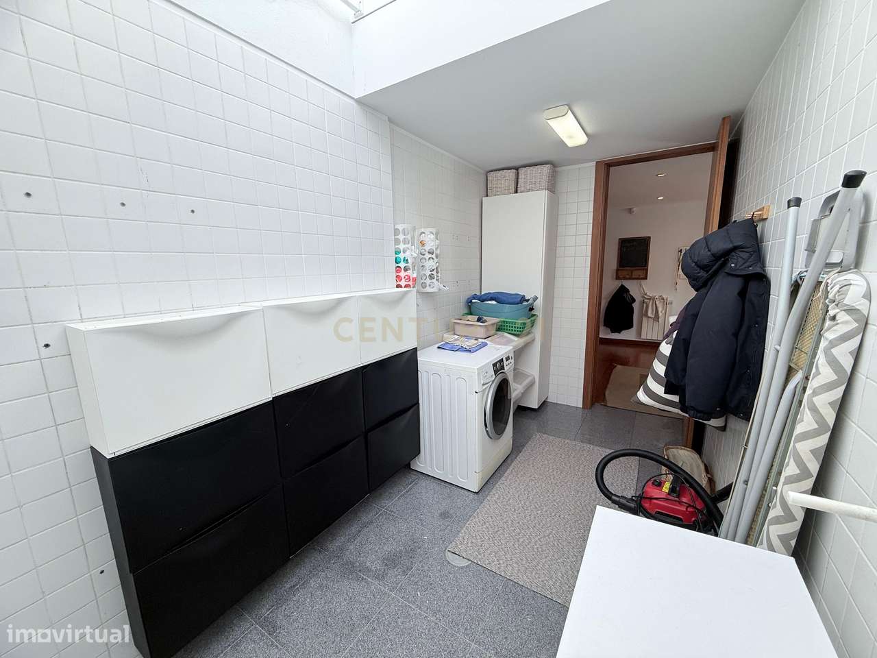 Moradia T3 com suite master, em condomínio de prestígio – Estrada Real-42