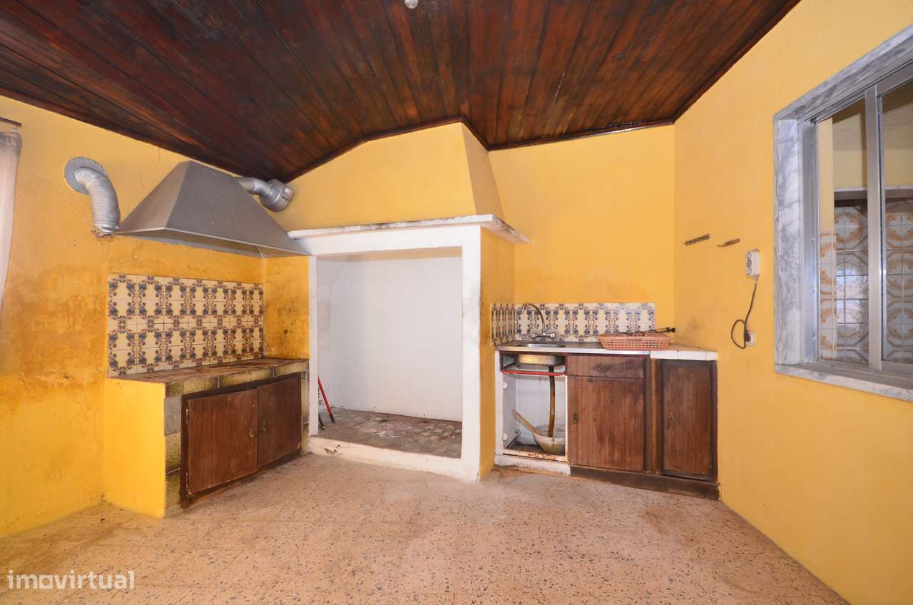 Moradia com 272 m2 de área bruta de construção - Grande imagem: 4/20