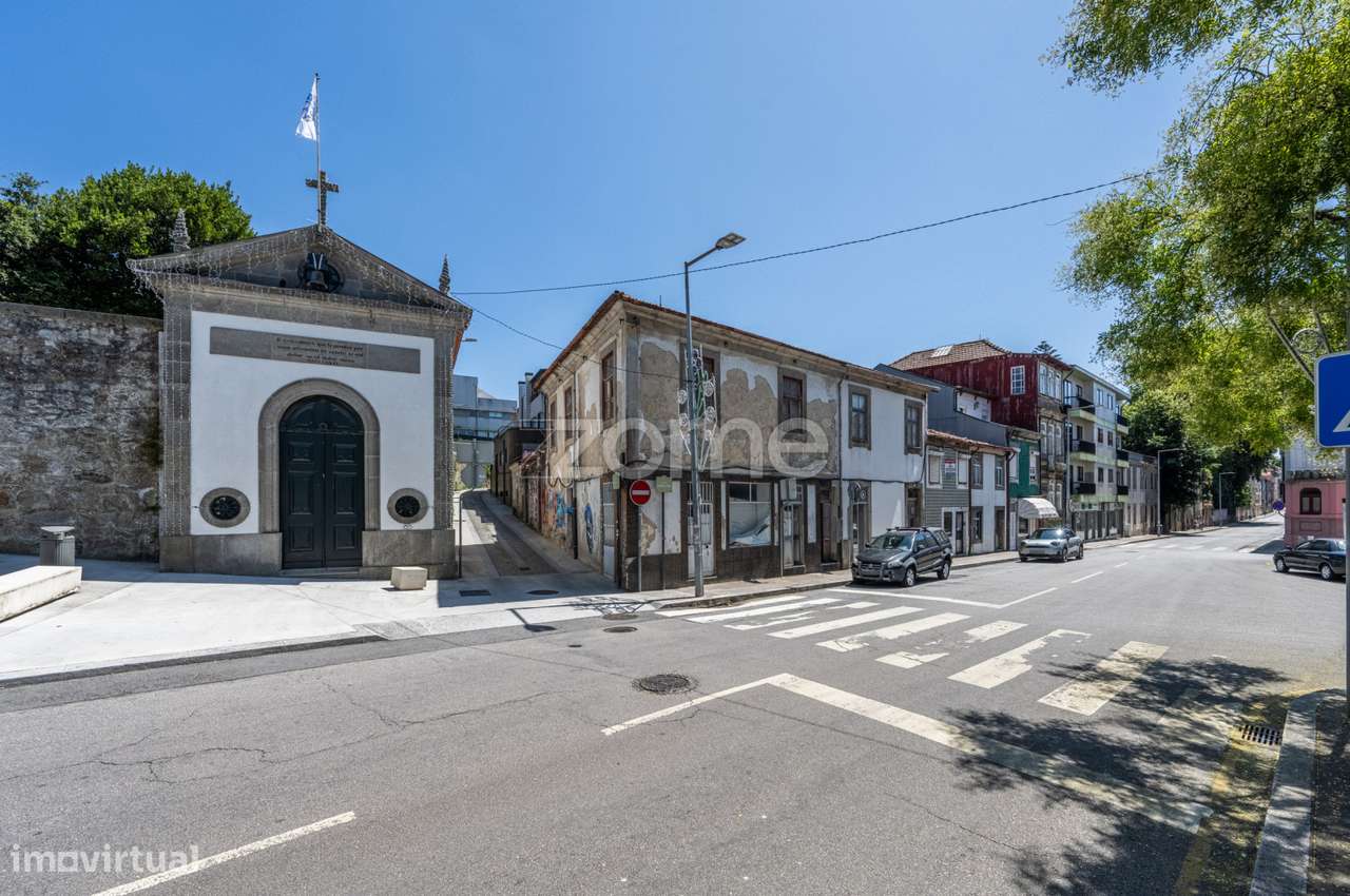 Prédio para recuperar em Campo Lindo - Grande imagem: 3/18