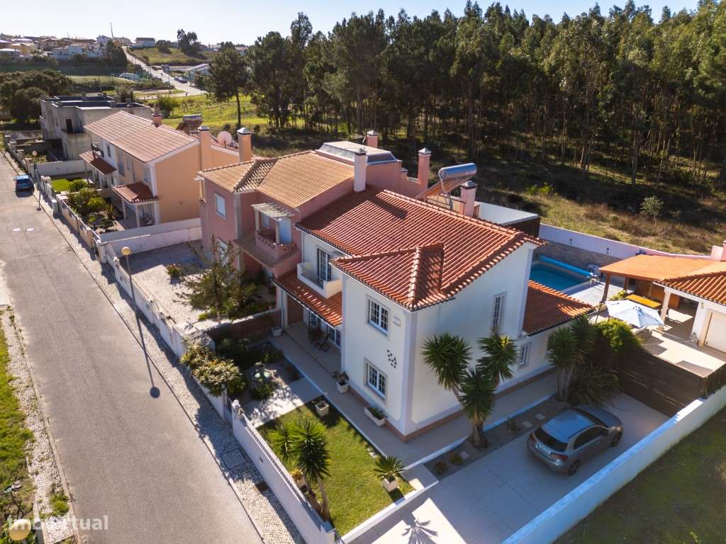 Moradia com Piscina, Jardim e Garagem no Nadadouro, Caldas da Rainha-27