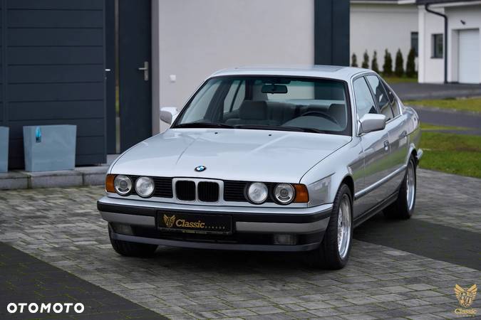 BMW Seria 5 525i - 27