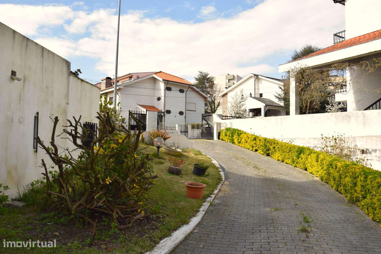 Moradia T6 (ou T4+T2) em Vila Nova de Gaia - Vilar do Paraíso-42