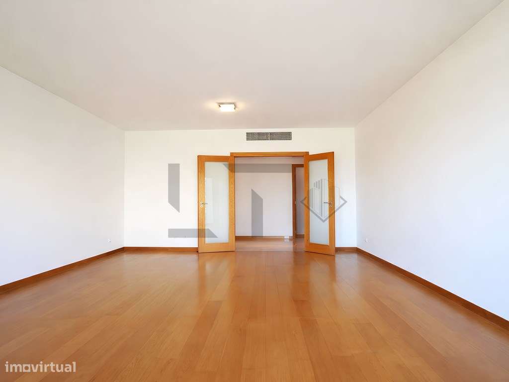 Elegante Apartamento T3 Para Arrendamento com 2 Varandas, Ótima Exp... - Grande imagem: 5/25