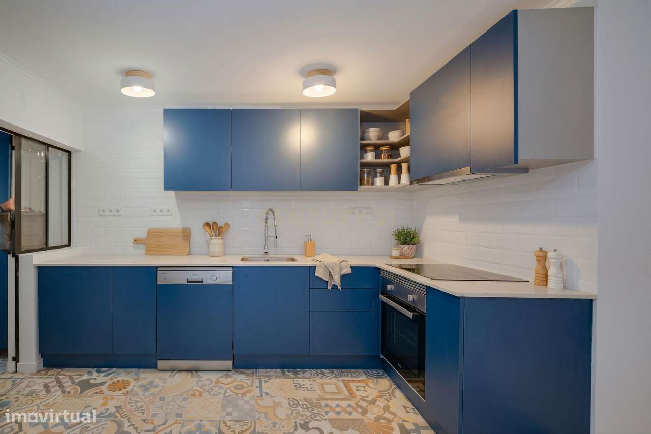 Prédio c/ 2 apartamentos (T1 e T2) com Pátio e Terraço - Centro Histór-27