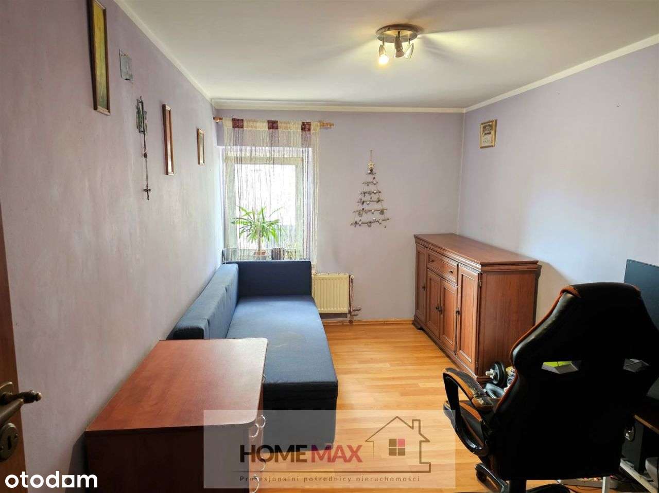 Budynek mieszkalny z zabudowaniami gospodarczymi-3