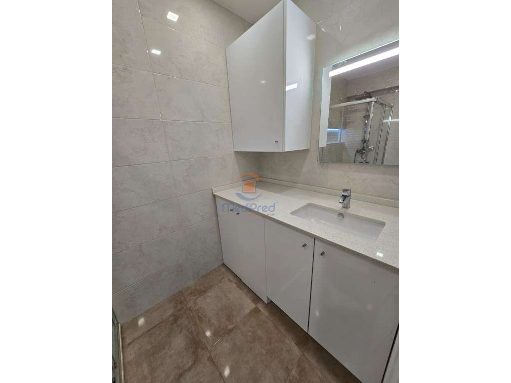 Apartamento T2 Totalmente Remodelado | Quinta do Pinheiro, Pontinha-27