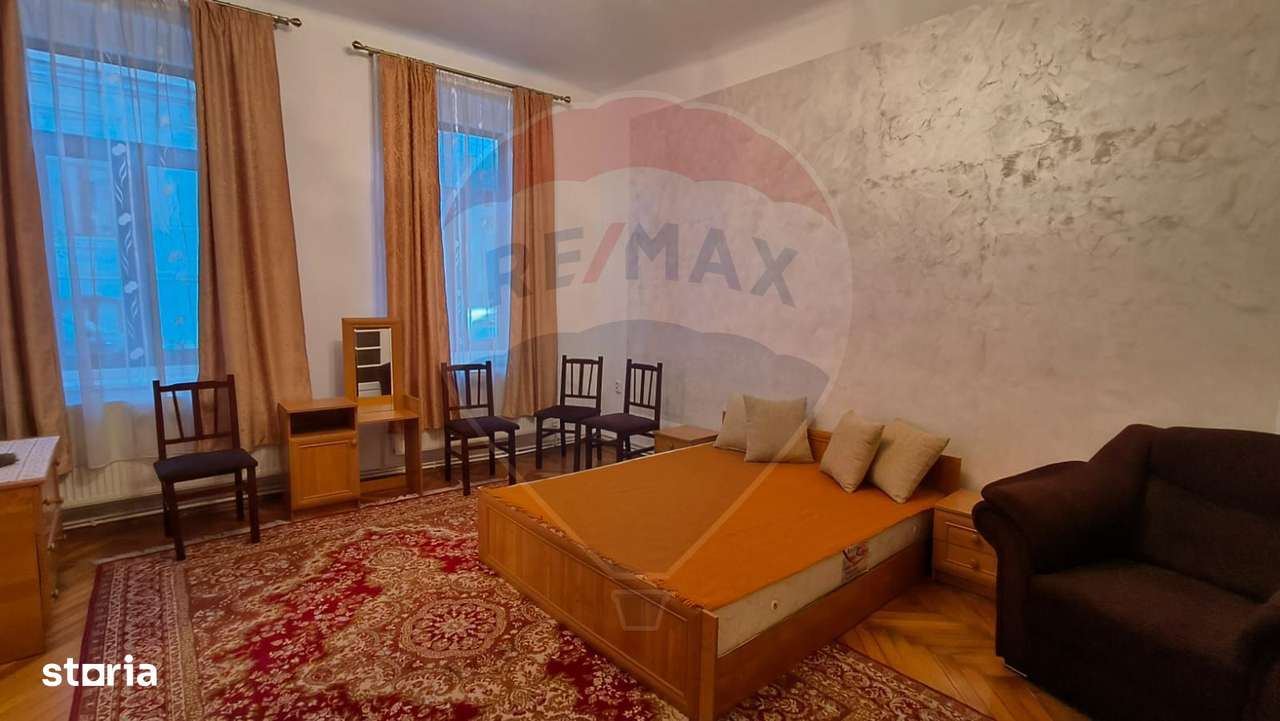 Casă cu 3 camere de vânzare în zona Centrală-6