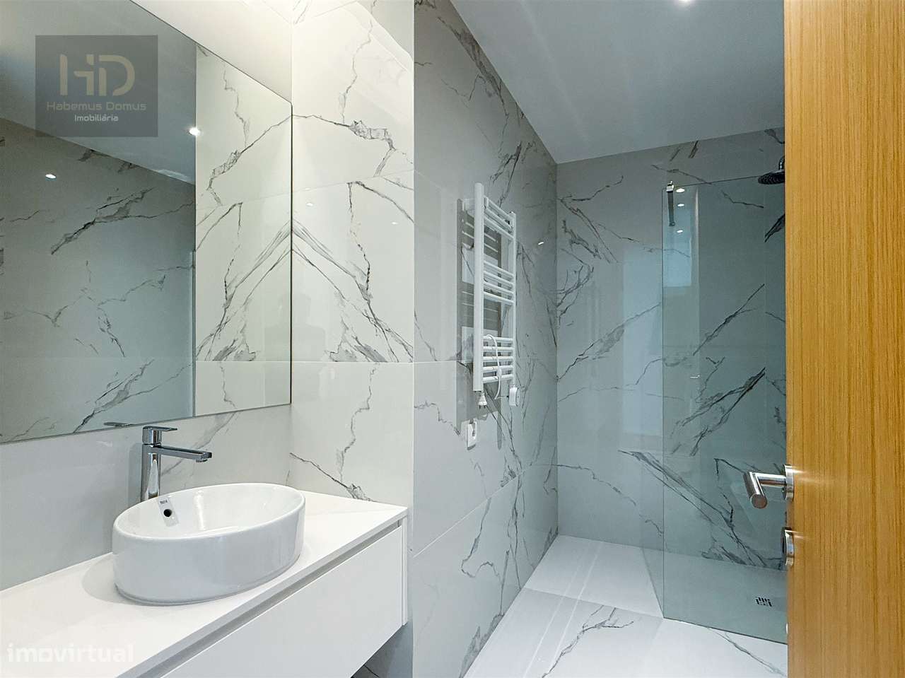 Apartamento T2 de luxo com vista mar e rio em Canidelo-30