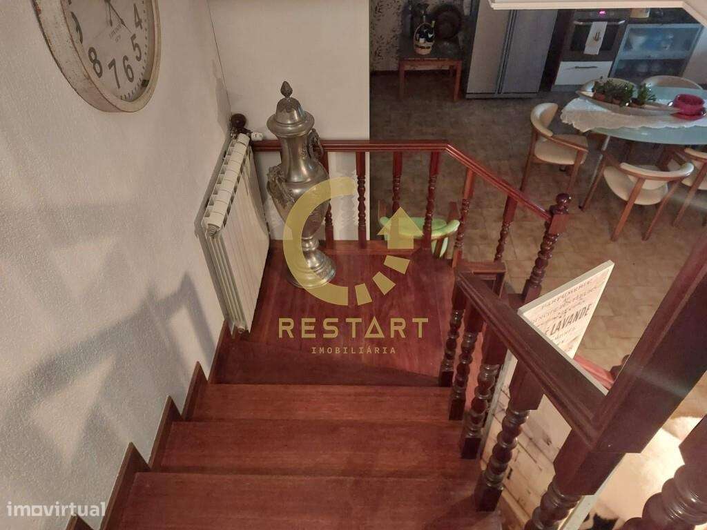 Moradia T4 geminada de 3 frentes em Baguim do Monte, Gondomar-26