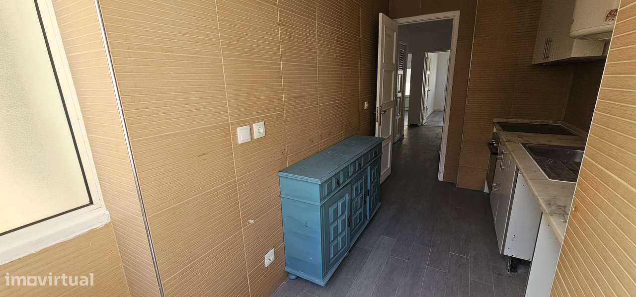 T2 junto Largo da Graça, Semi-equipado, quintal comum - Grande imagem: 4/42