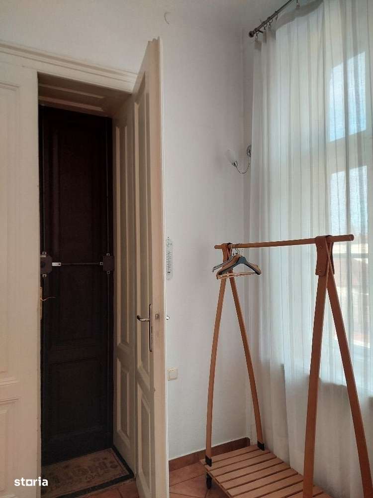 Apartament cu 3 camere la casa pe Bulevardul Victoriei-3