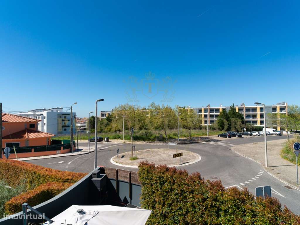 Moradia T3 a venda em Tires-50