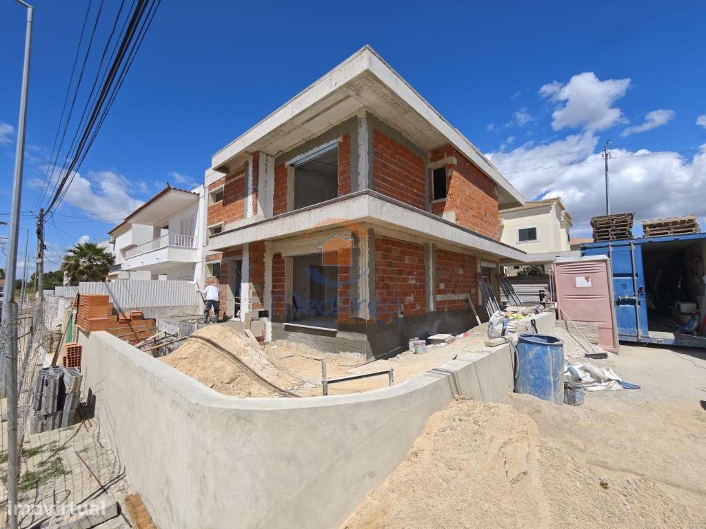Moradia T4 em construção no Corte Esteval - Montijo-7