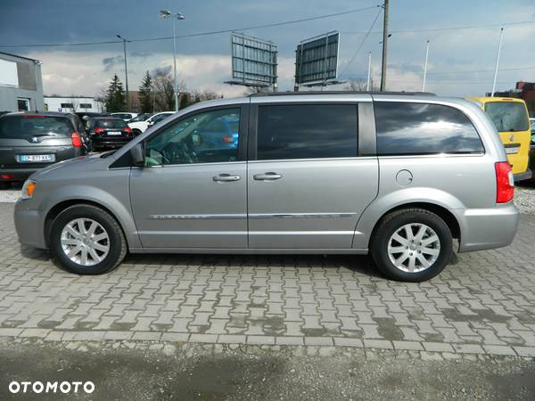 Chrysler Town & Country 3.6 Limited - 9