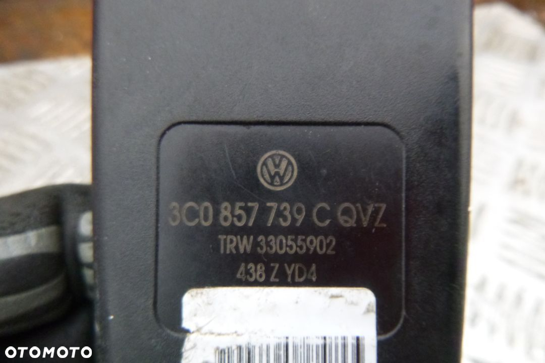 vw passat b6 zapinka pasa tyl tylna tylnego 3c0857739c - 3