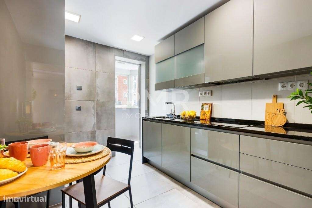 Apartamento T3 remodelado nos Olivais-16