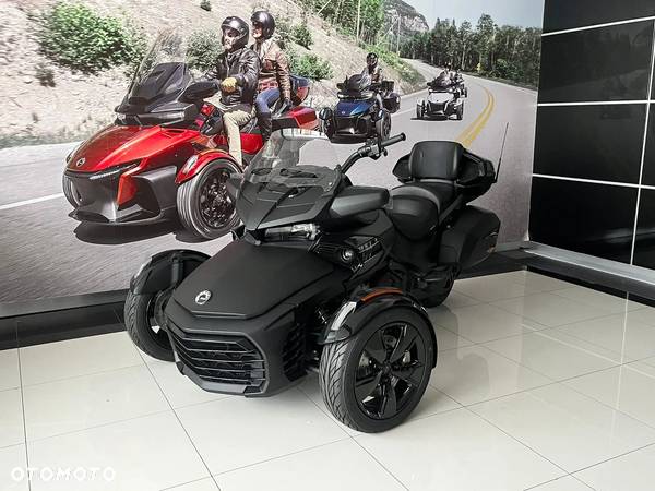 Can-Am Spyder - 1