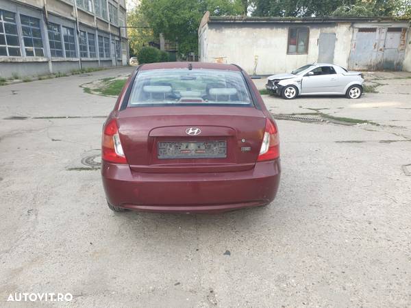 Punte spate Hyundai Accent - 2