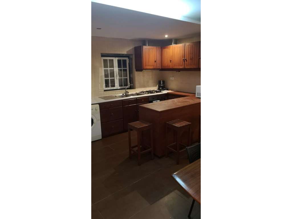 Condomínio com 6 Moradias V2 /V3 Mobiladas e Equipadas-45